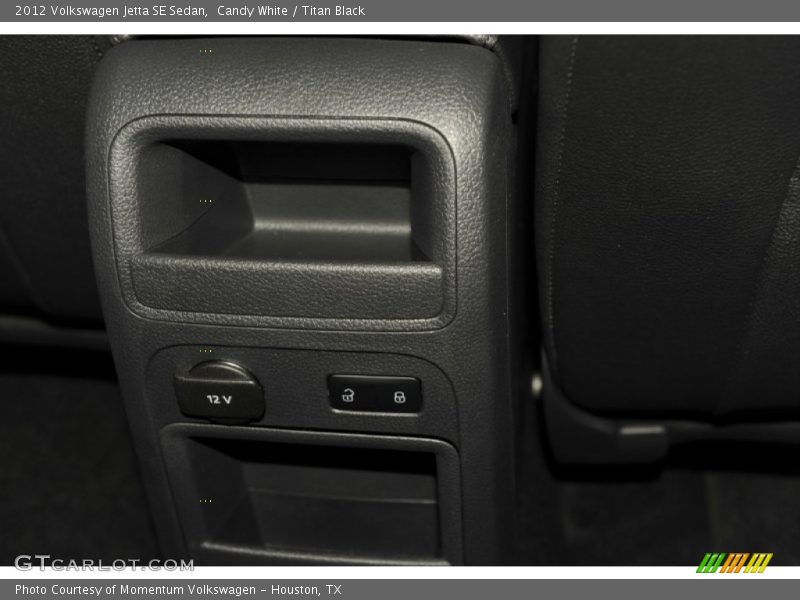 Candy White / Titan Black 2012 Volkswagen Jetta SE Sedan