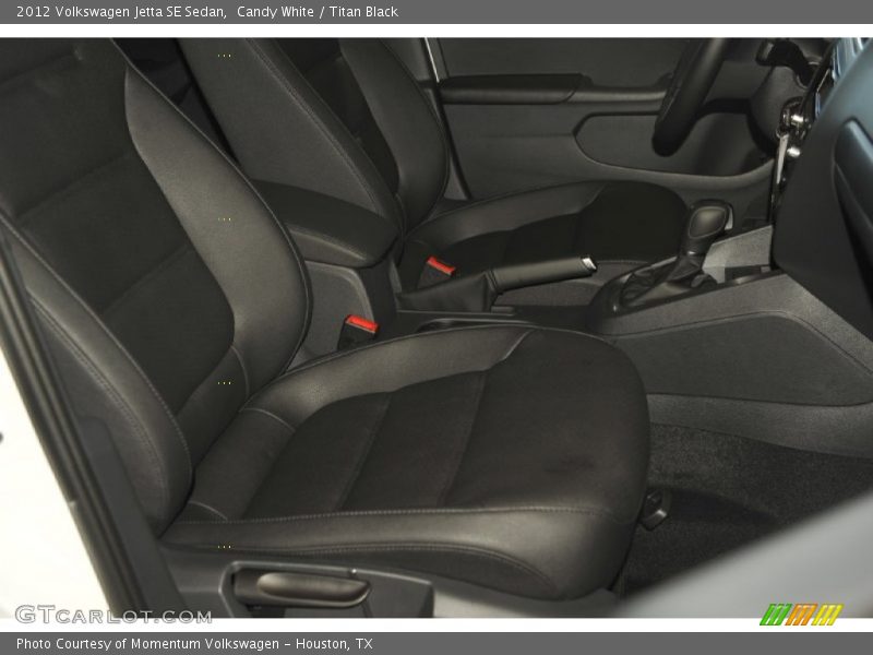 Candy White / Titan Black 2012 Volkswagen Jetta SE Sedan