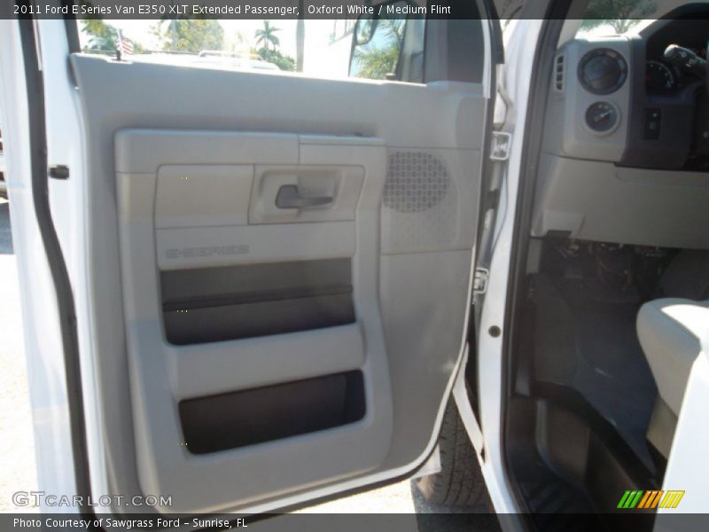 Oxford White / Medium Flint 2011 Ford E Series Van E350 XLT Extended Passenger