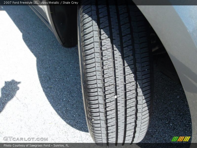 Alloy Metallic / Shale Grey 2007 Ford Freestyle SEL