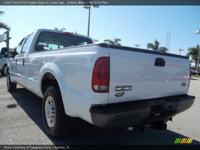 Oxford White / Medium Flint 2005 Ford F250 Super Duty XL Crew Cab