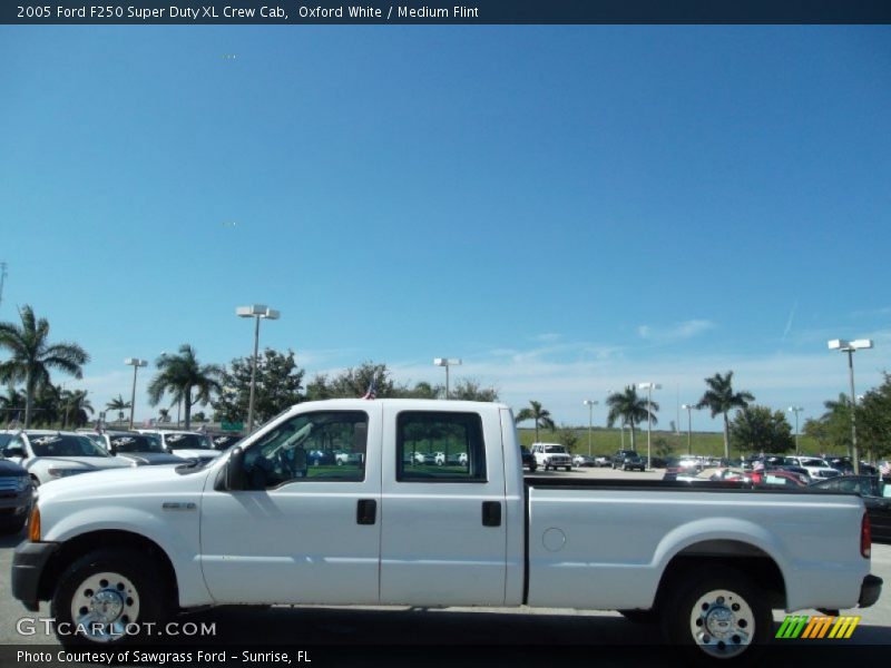 Oxford White / Medium Flint 2005 Ford F250 Super Duty XL Crew Cab