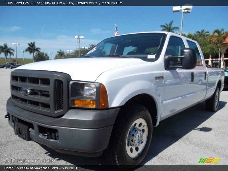 Oxford White / Medium Flint 2005 Ford F250 Super Duty XL Crew Cab
