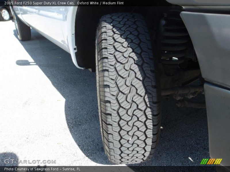 Oxford White / Medium Flint 2005 Ford F250 Super Duty XL Crew Cab