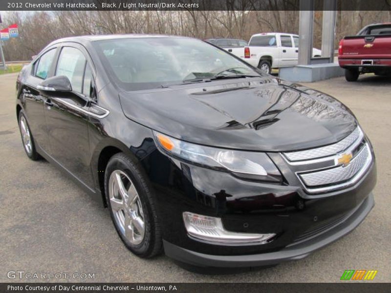 Front 3/4 View of 2012 Volt Hatchback