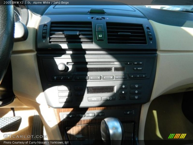 Alpine White / Sand Beige 2005 BMW X3 3.0i