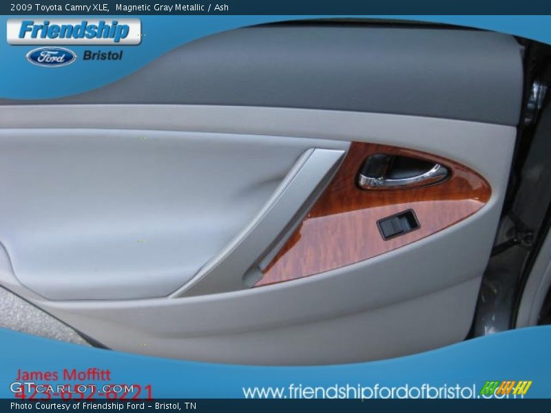 Magnetic Gray Metallic / Ash 2009 Toyota Camry XLE