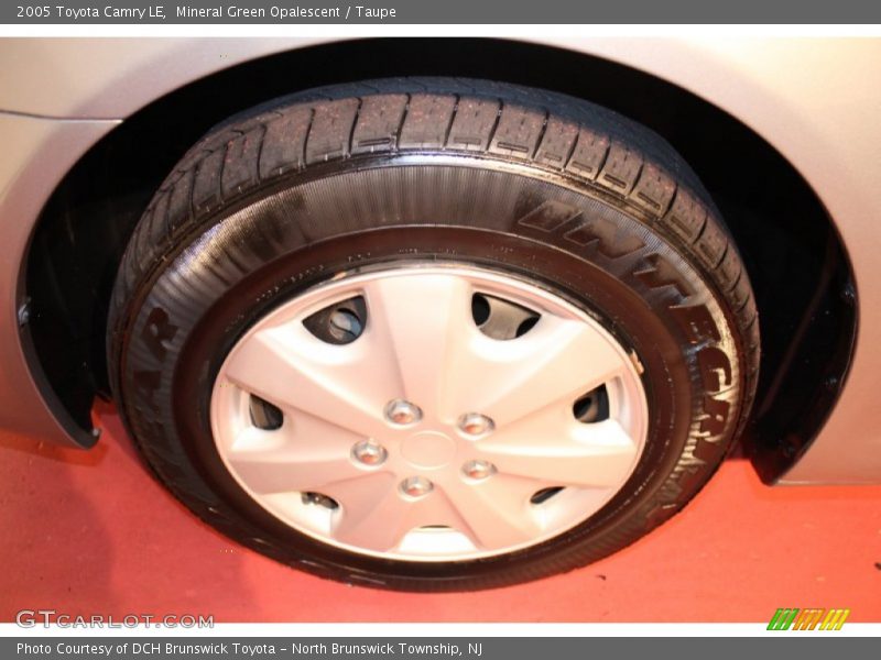 Mineral Green Opalescent / Taupe 2005 Toyota Camry LE