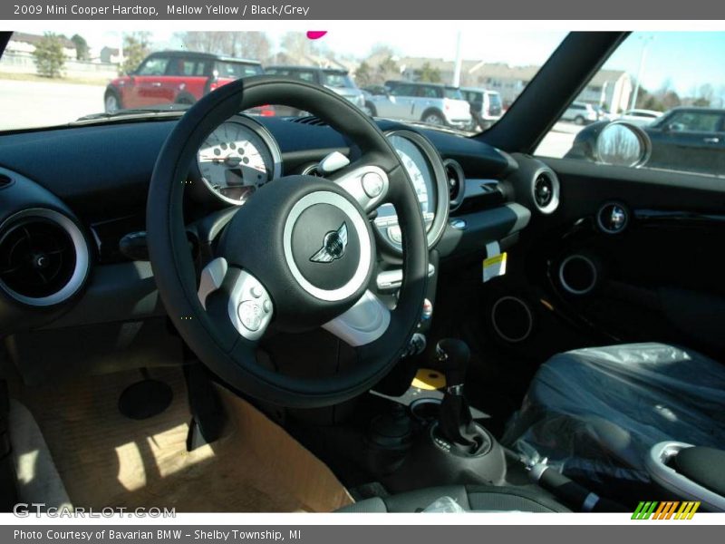Mellow Yellow / Black/Grey 2009 Mini Cooper Hardtop