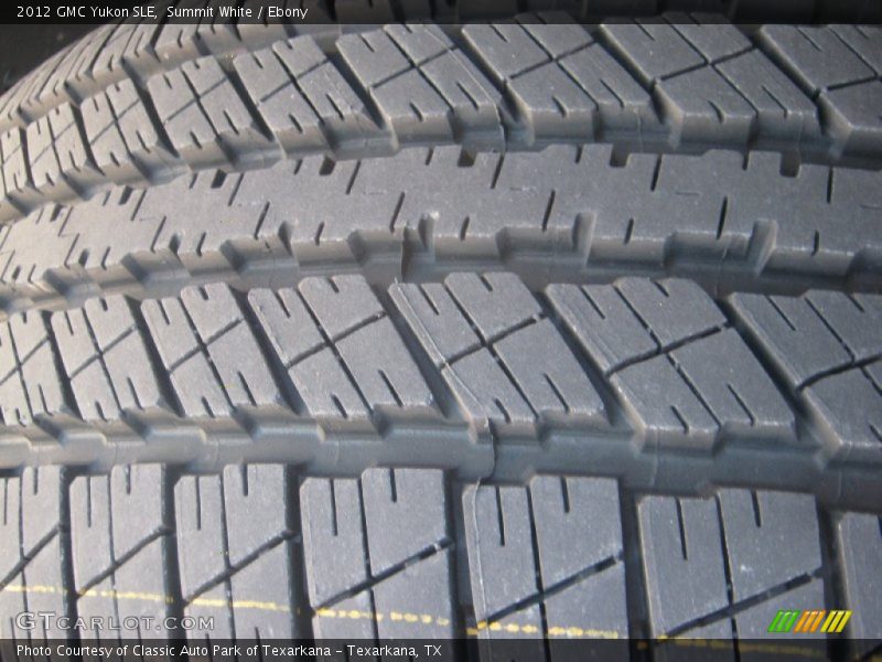 Summit White / Ebony 2012 GMC Yukon SLE
