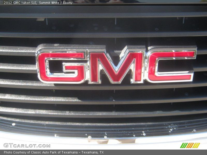 Summit White / Ebony 2012 GMC Yukon SLE