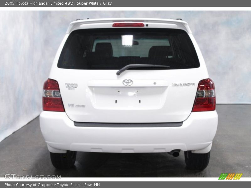 Super White / Gray 2005 Toyota Highlander Limited 4WD