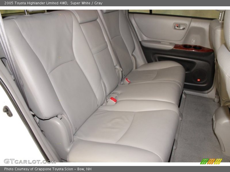 Super White / Gray 2005 Toyota Highlander Limited 4WD