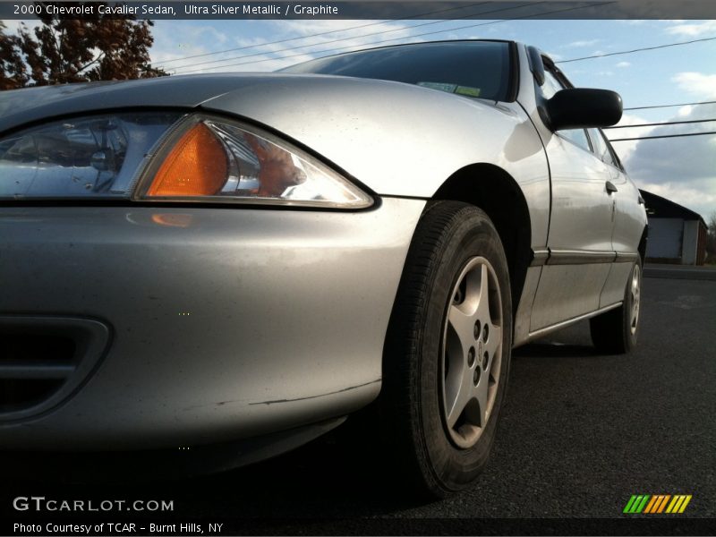 Ultra Silver Metallic / Graphite 2000 Chevrolet Cavalier Sedan