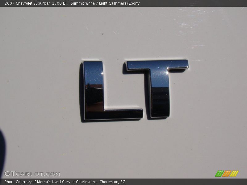  2007 Suburban 1500 LT Logo