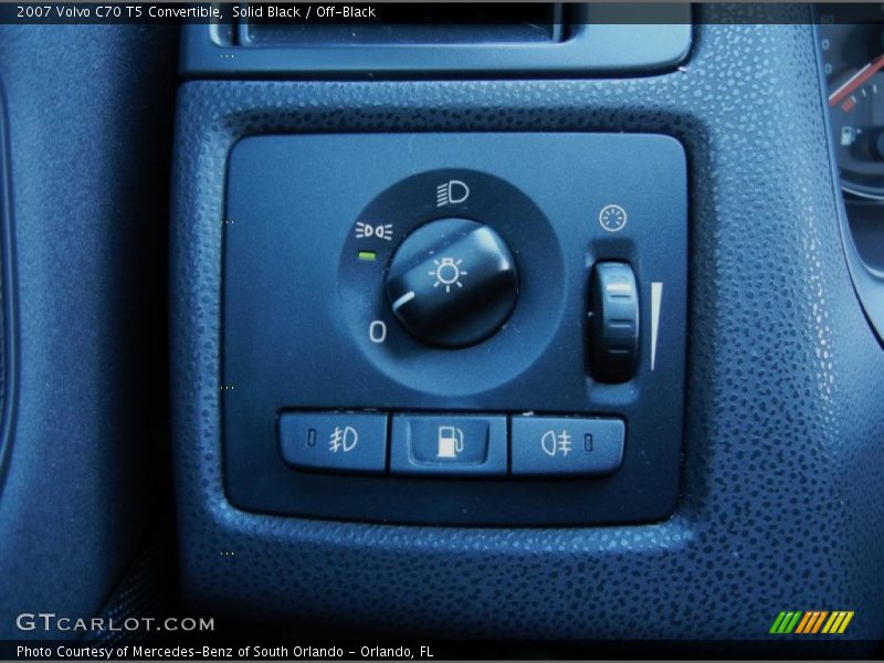 Solid Black / Off-Black 2007 Volvo C70 T5 Convertible