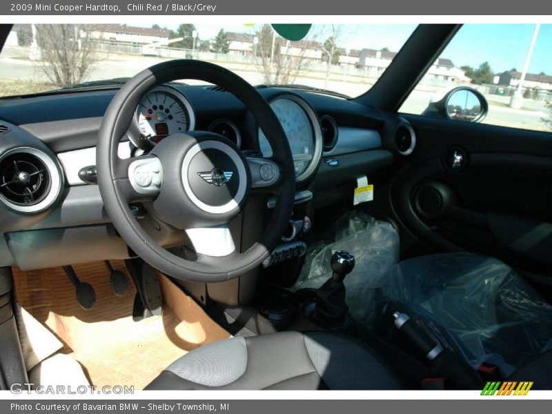 Chili Red / Black/Grey 2009 Mini Cooper Hardtop