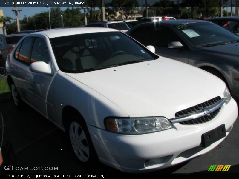 Cloud White / Blond 2000 Nissan Altima GXE