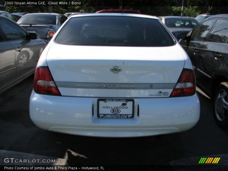 Cloud White / Blond 2000 Nissan Altima GXE