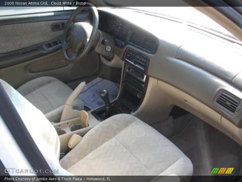 Cloud White / Blond 2000 Nissan Altima GXE