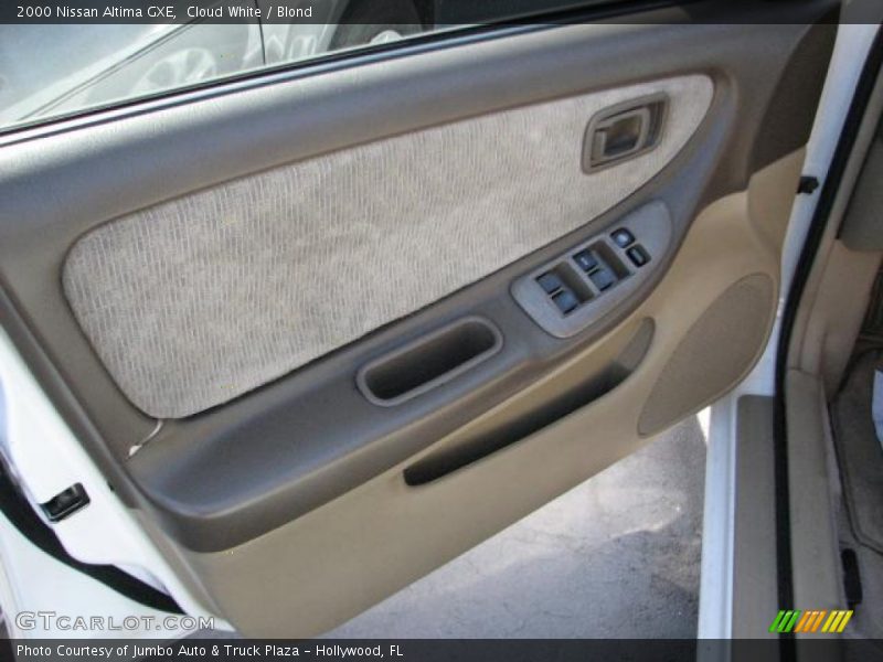 Cloud White / Blond 2000 Nissan Altima GXE