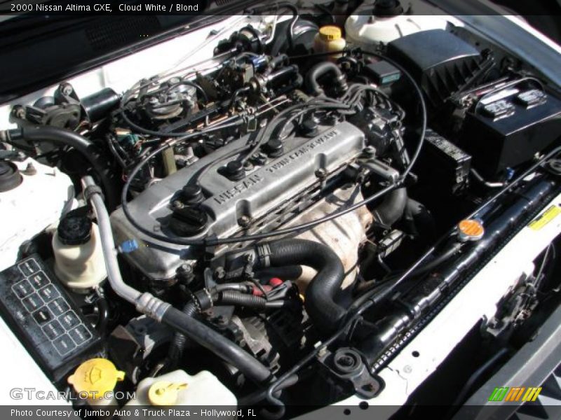 Cloud White / Blond 2000 Nissan Altima GXE