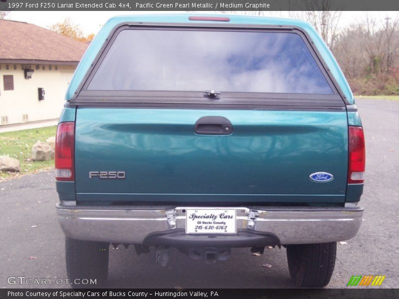 Pacific Green Pearl Metallic / Medium Graphite 1997 Ford F250 Lariat Extended Cab 4x4