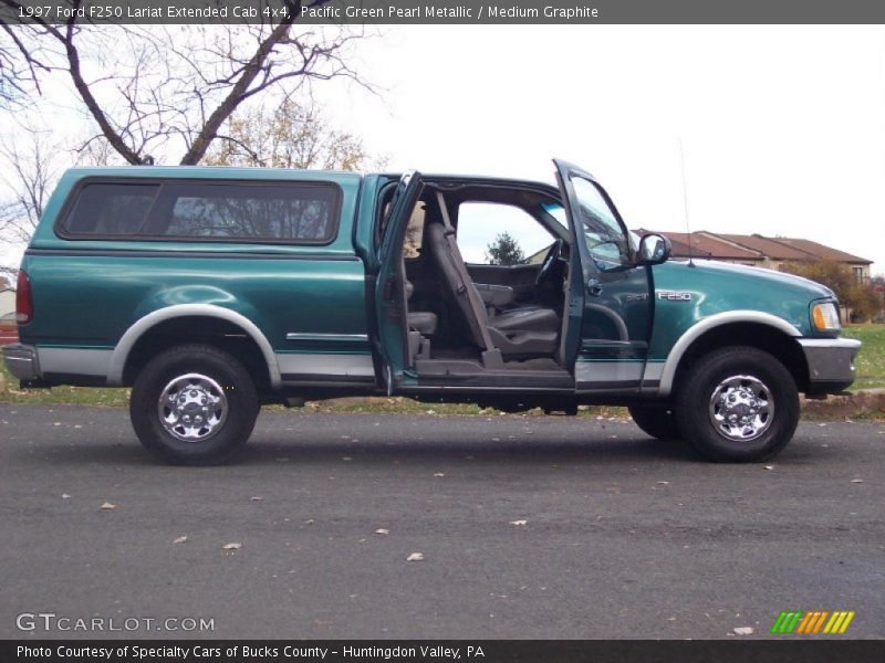 Pacific Green Pearl Metallic / Medium Graphite 1997 Ford F250 Lariat Extended Cab 4x4