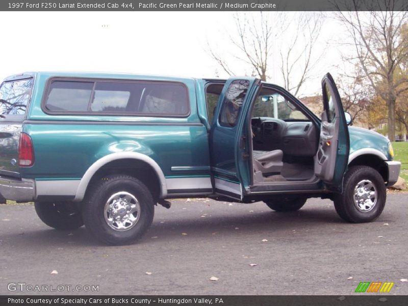 Pacific Green Pearl Metallic / Medium Graphite 1997 Ford F250 Lariat Extended Cab 4x4