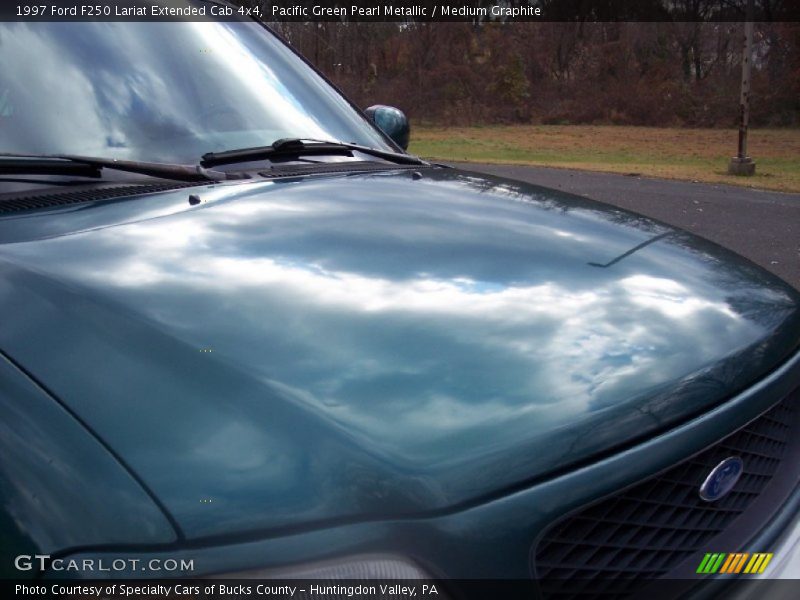 Pacific Green Pearl Metallic / Medium Graphite 1997 Ford F250 Lariat Extended Cab 4x4