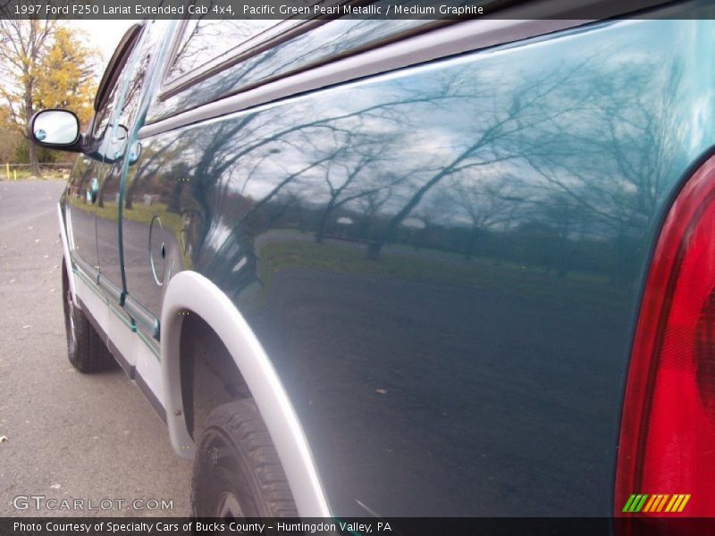 Pacific Green Pearl Metallic / Medium Graphite 1997 Ford F250 Lariat Extended Cab 4x4
