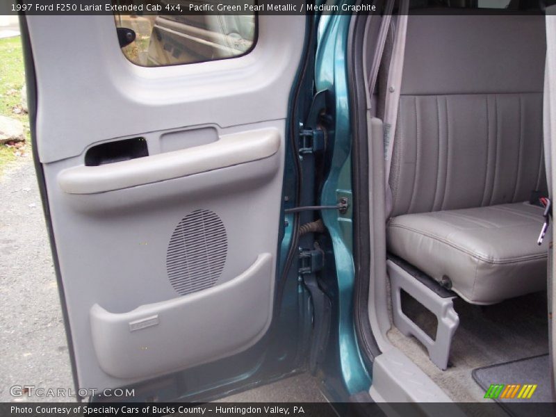 Pacific Green Pearl Metallic / Medium Graphite 1997 Ford F250 Lariat Extended Cab 4x4