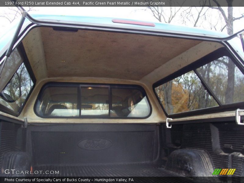 Pacific Green Pearl Metallic / Medium Graphite 1997 Ford F250 Lariat Extended Cab 4x4
