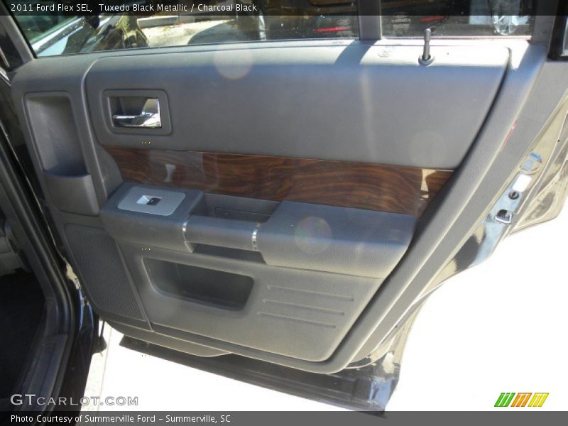 Tuxedo Black Metallic / Charcoal Black 2011 Ford Flex SEL