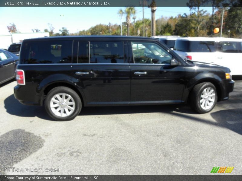 Tuxedo Black Metallic / Charcoal Black 2011 Ford Flex SEL
