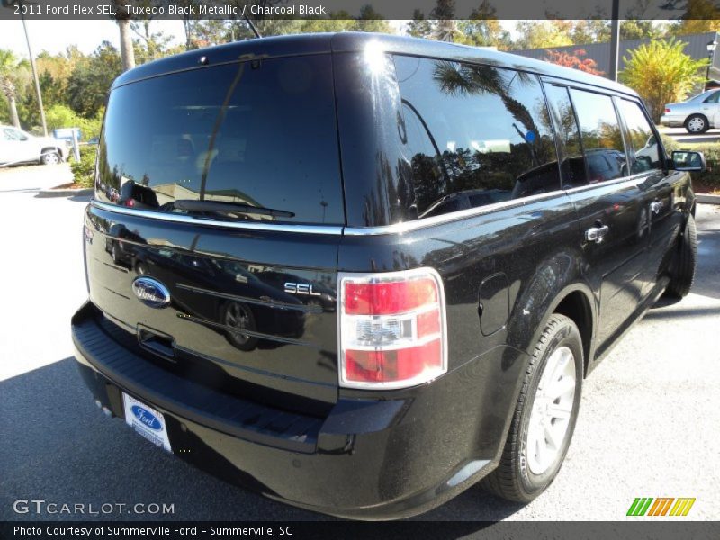 Tuxedo Black Metallic / Charcoal Black 2011 Ford Flex SEL