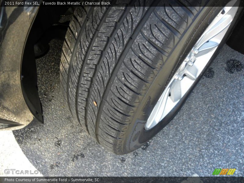 Tuxedo Black Metallic / Charcoal Black 2011 Ford Flex SEL