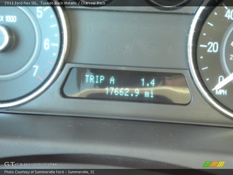 Tuxedo Black Metallic / Charcoal Black 2011 Ford Flex SEL