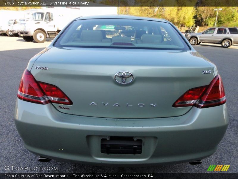 Silver Pine Mica / Ivory 2006 Toyota Avalon XLS
