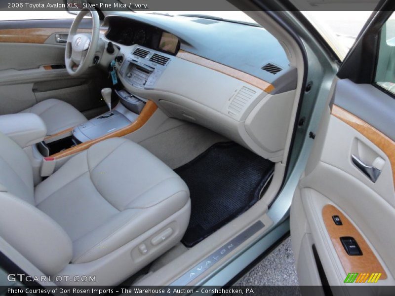 Silver Pine Mica / Ivory 2006 Toyota Avalon XLS