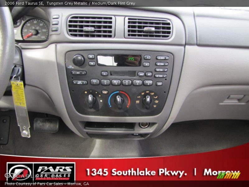 Tungsten Grey Metallic / Medium/Dark Flint Grey 2006 Ford Taurus SE