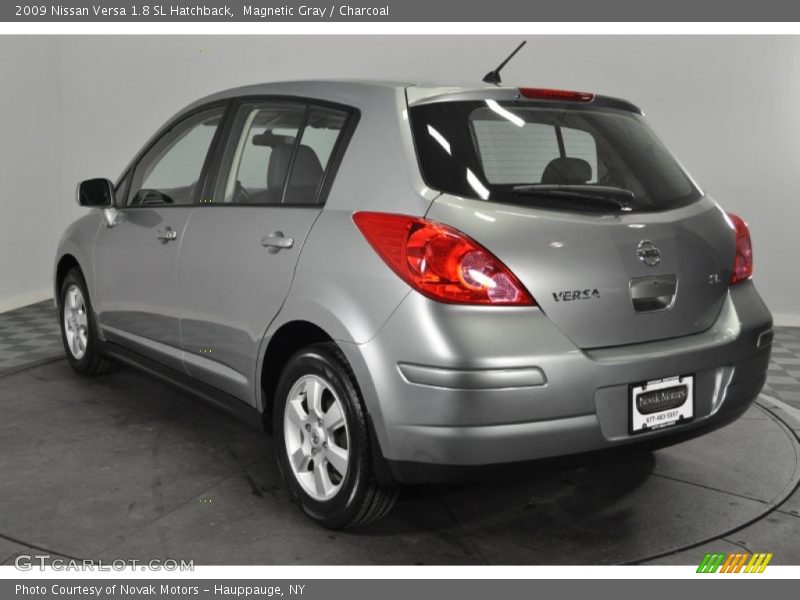 Magnetic Gray / Charcoal 2009 Nissan Versa 1.8 SL Hatchback