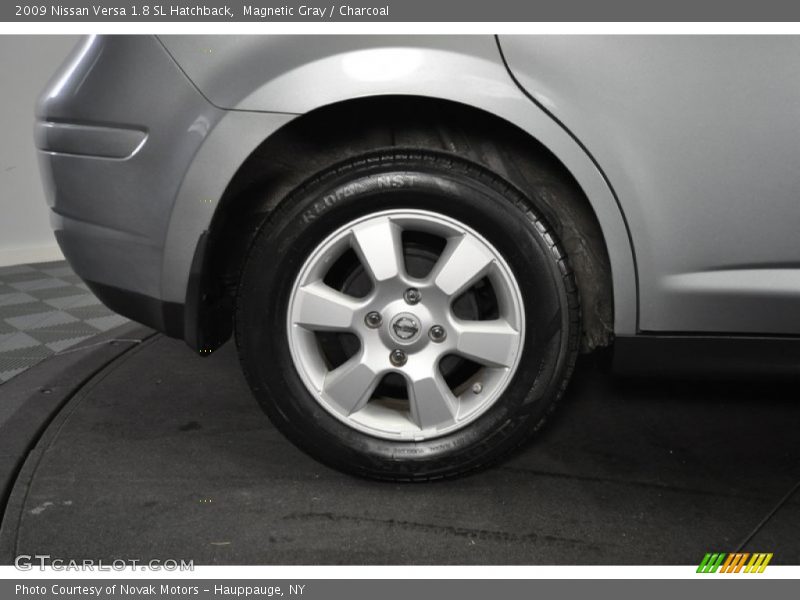 Magnetic Gray / Charcoal 2009 Nissan Versa 1.8 SL Hatchback