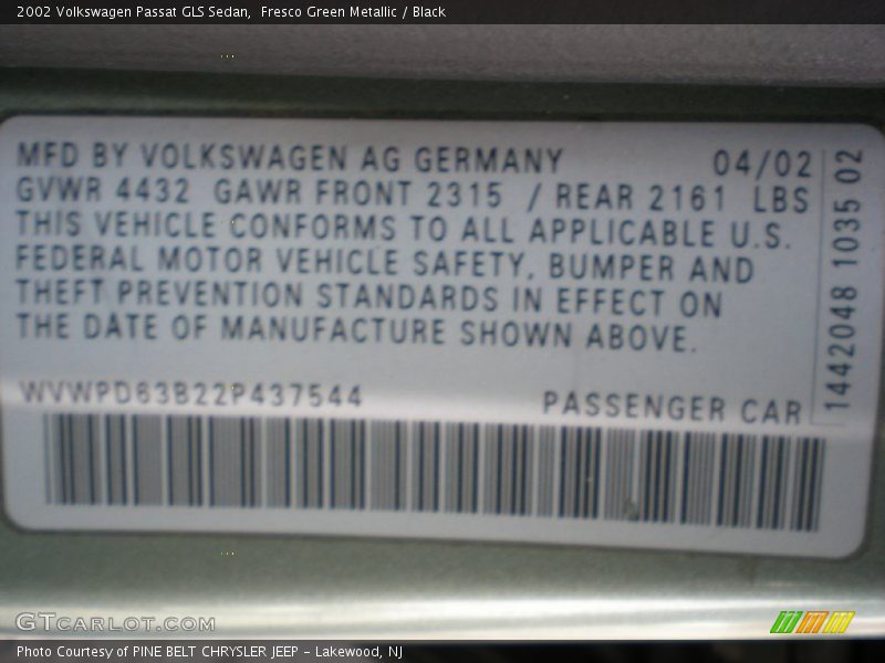 Fresco Green Metallic / Black 2002 Volkswagen Passat GLS Sedan