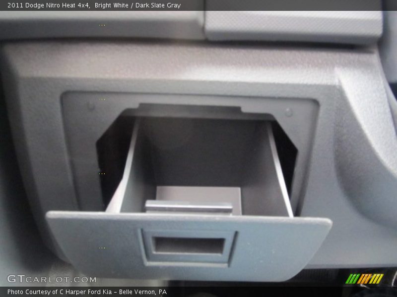 Bright White / Dark Slate Gray 2011 Dodge Nitro Heat 4x4