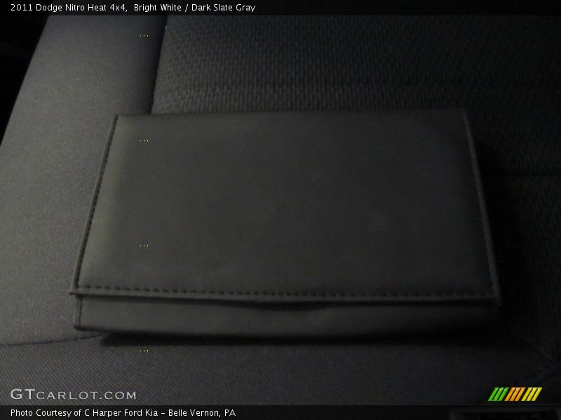 Bright White / Dark Slate Gray 2011 Dodge Nitro Heat 4x4