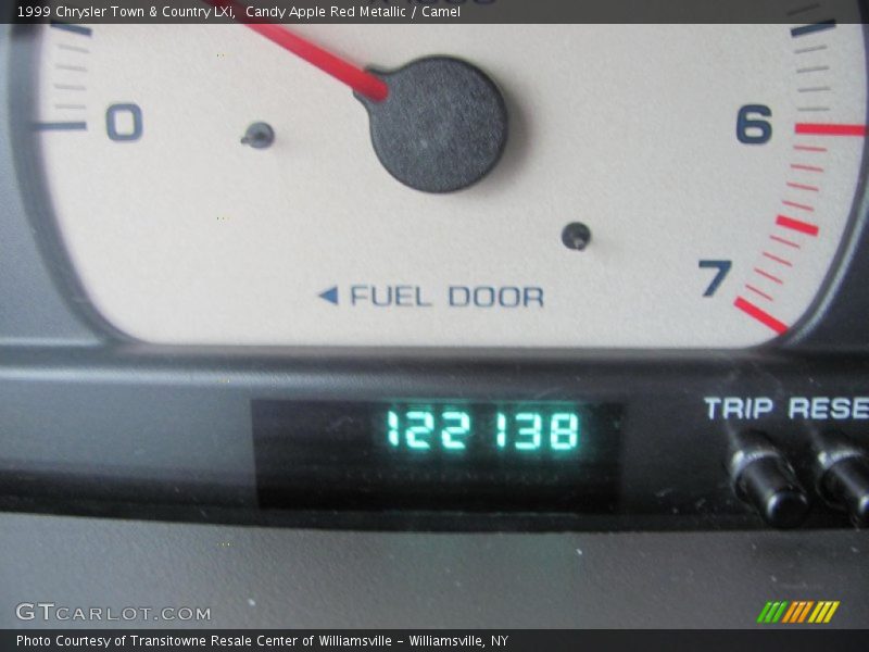 Candy Apple Red Metallic / Camel 1999 Chrysler Town & Country LXi