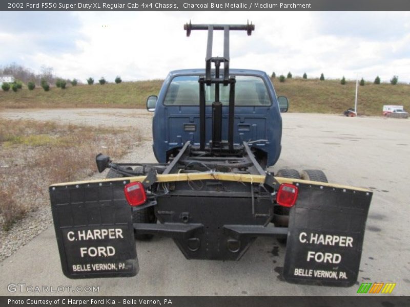 Charcoal Blue Metallic / Medium Parchment 2002 Ford F550 Super Duty XL Regular Cab 4x4 Chassis