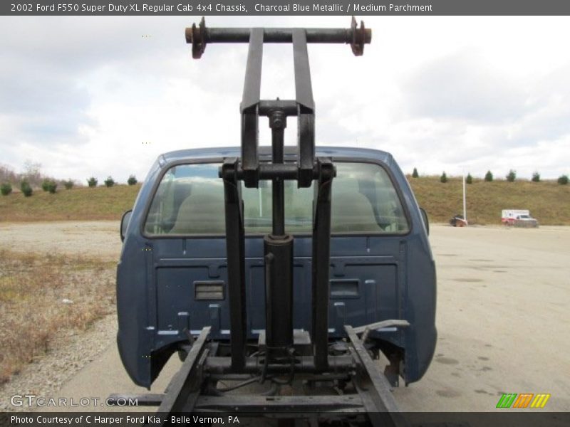 Charcoal Blue Metallic / Medium Parchment 2002 Ford F550 Super Duty XL Regular Cab 4x4 Chassis