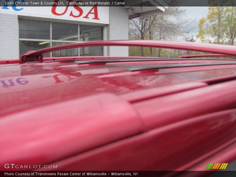Candy Apple Red Metallic / Camel 1999 Chrysler Town & Country LXi